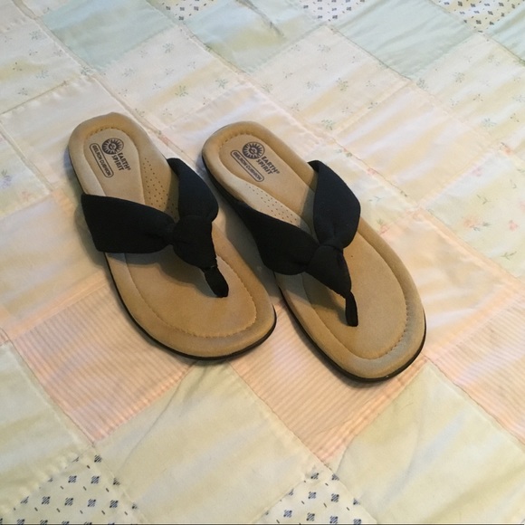 earth spirit flip flops